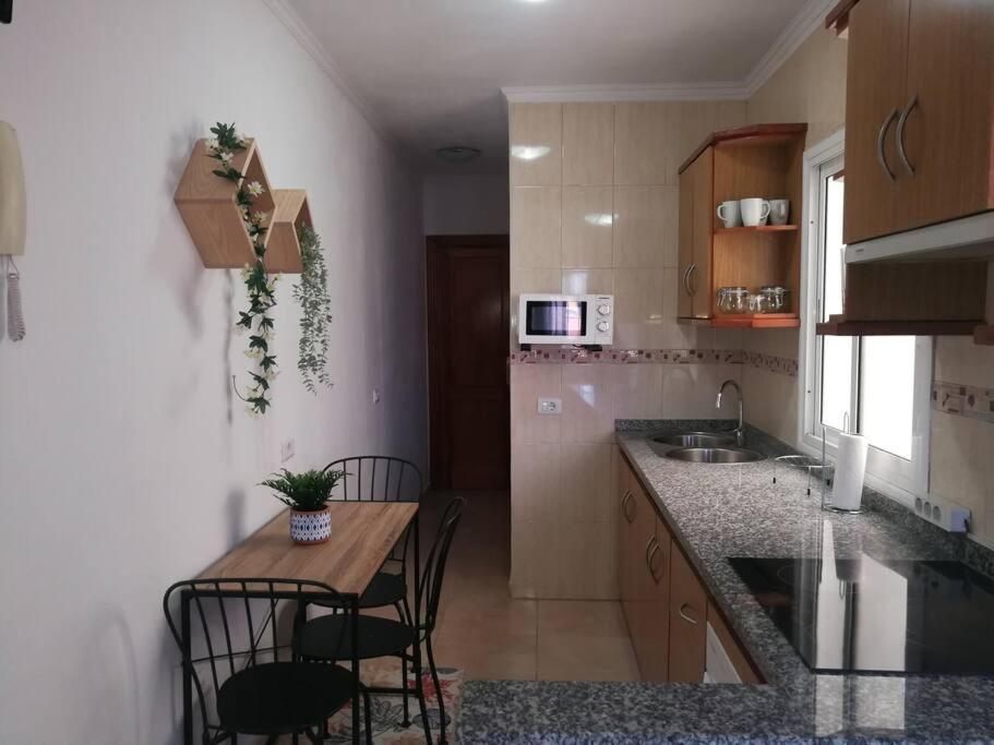 Acogedor Atico Con Terraza En San Cristobal De La Laguna Luaran gambar