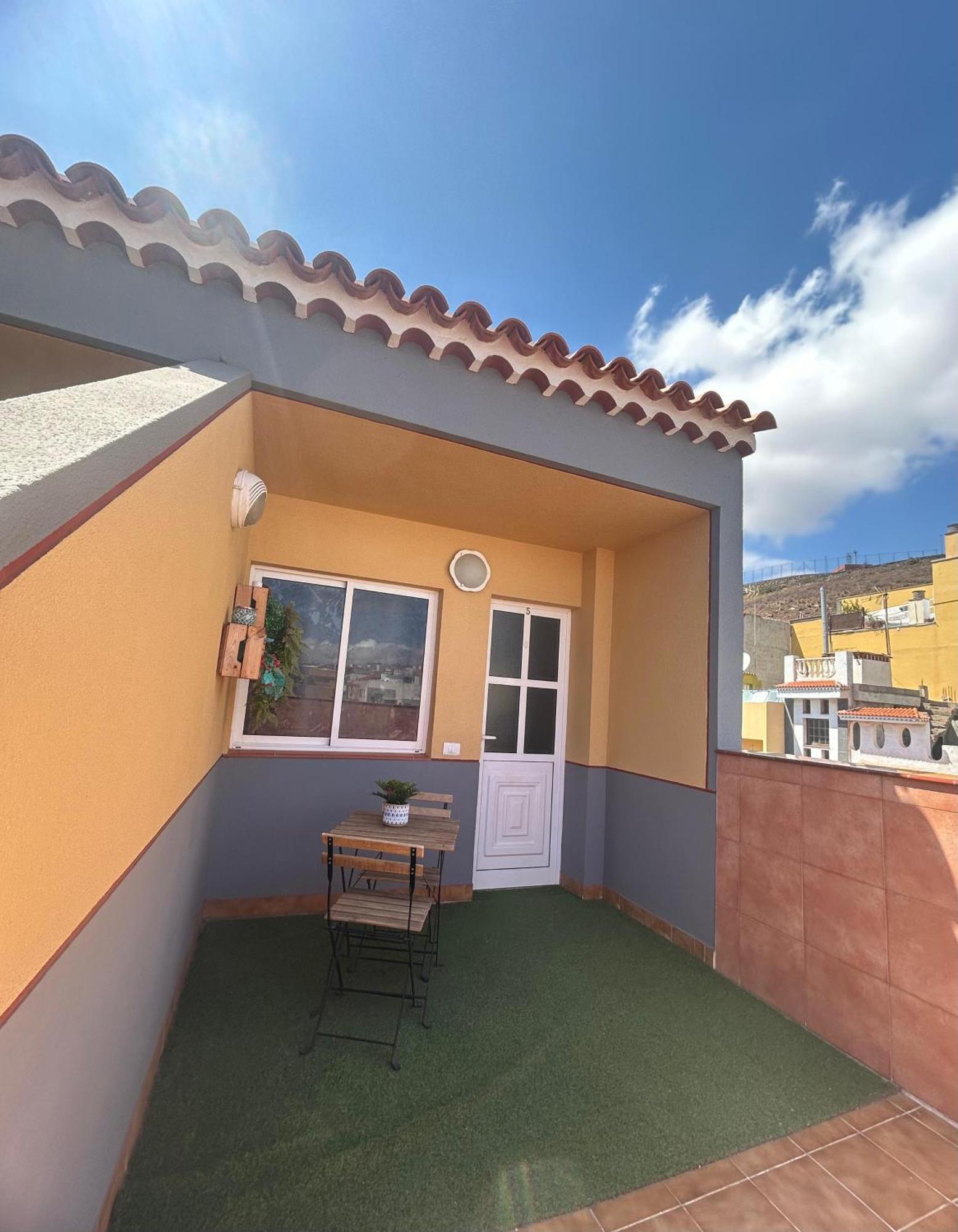 Acogedor Atico Con Terraza En San Cristobal De La Laguna Luaran gambar